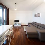 Sky Garden - Private Garage *