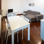 Sky Garden - Private Garage דירה מילאנו