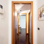 Sky Garden - Private Garage דירה מילאנו