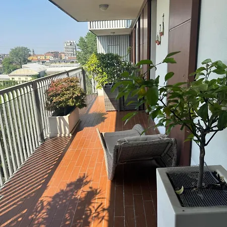 아파트 Sky Garden -terrazza & Private Garage -mm3 Brenta Fondazione Prada Porta Romana 밀라노